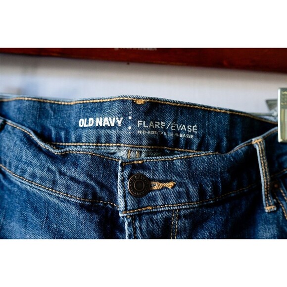 Old Navy Flare Mid-rise Jeans 18 Reg 40/26 Raw hem - Picture 2 of 8
